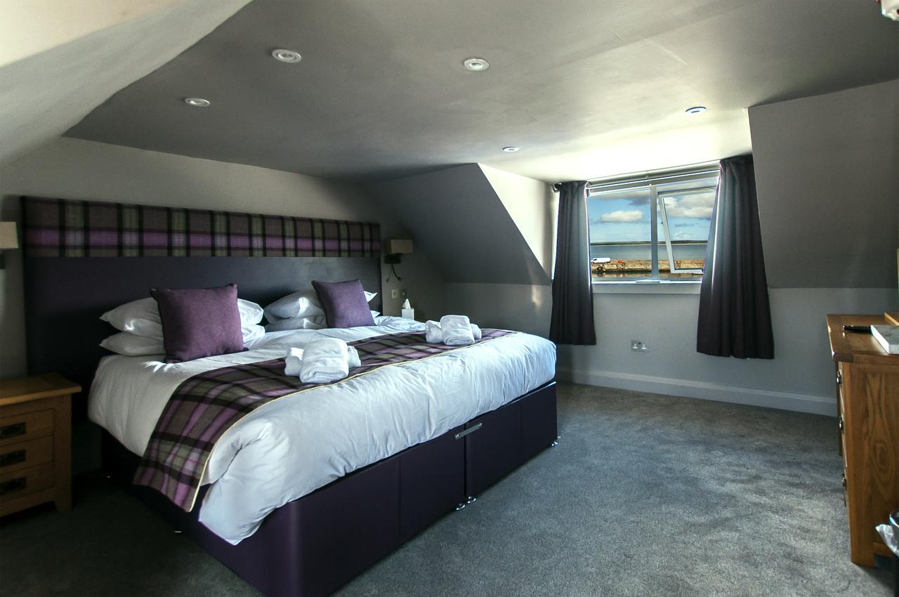 Lochside 3*