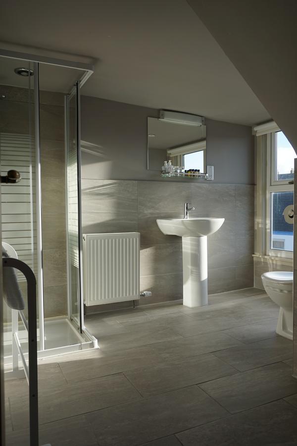 Lochside 3* Bowmore