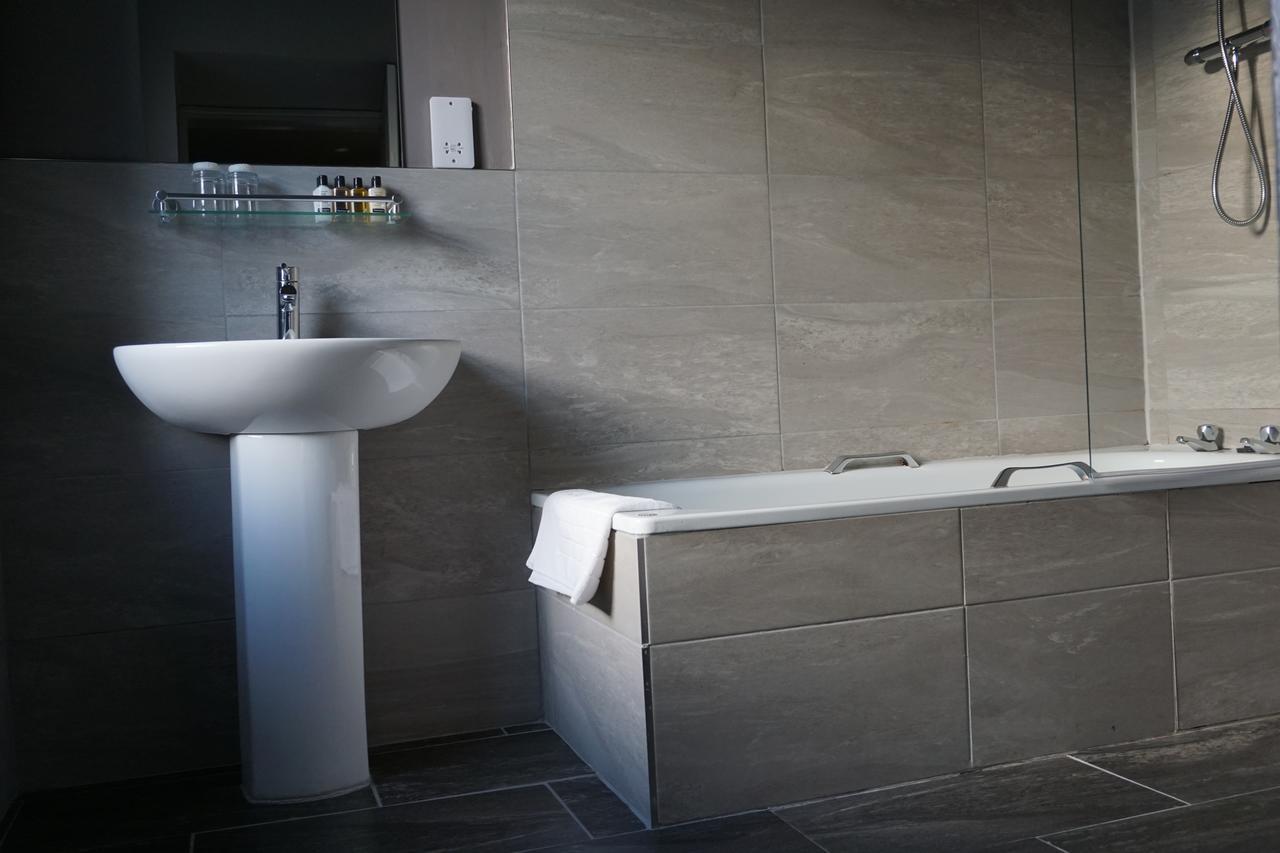 Lochside Hotel 3*